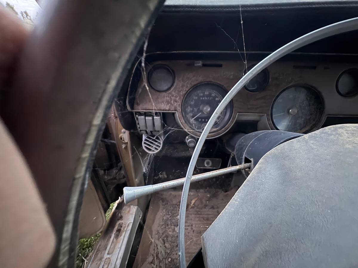 Mercury-cougar-1968-yellow-21