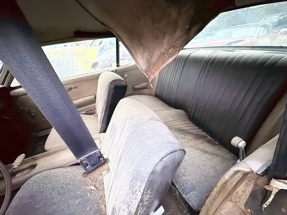 Mercury-cougar-1968-yellow-22