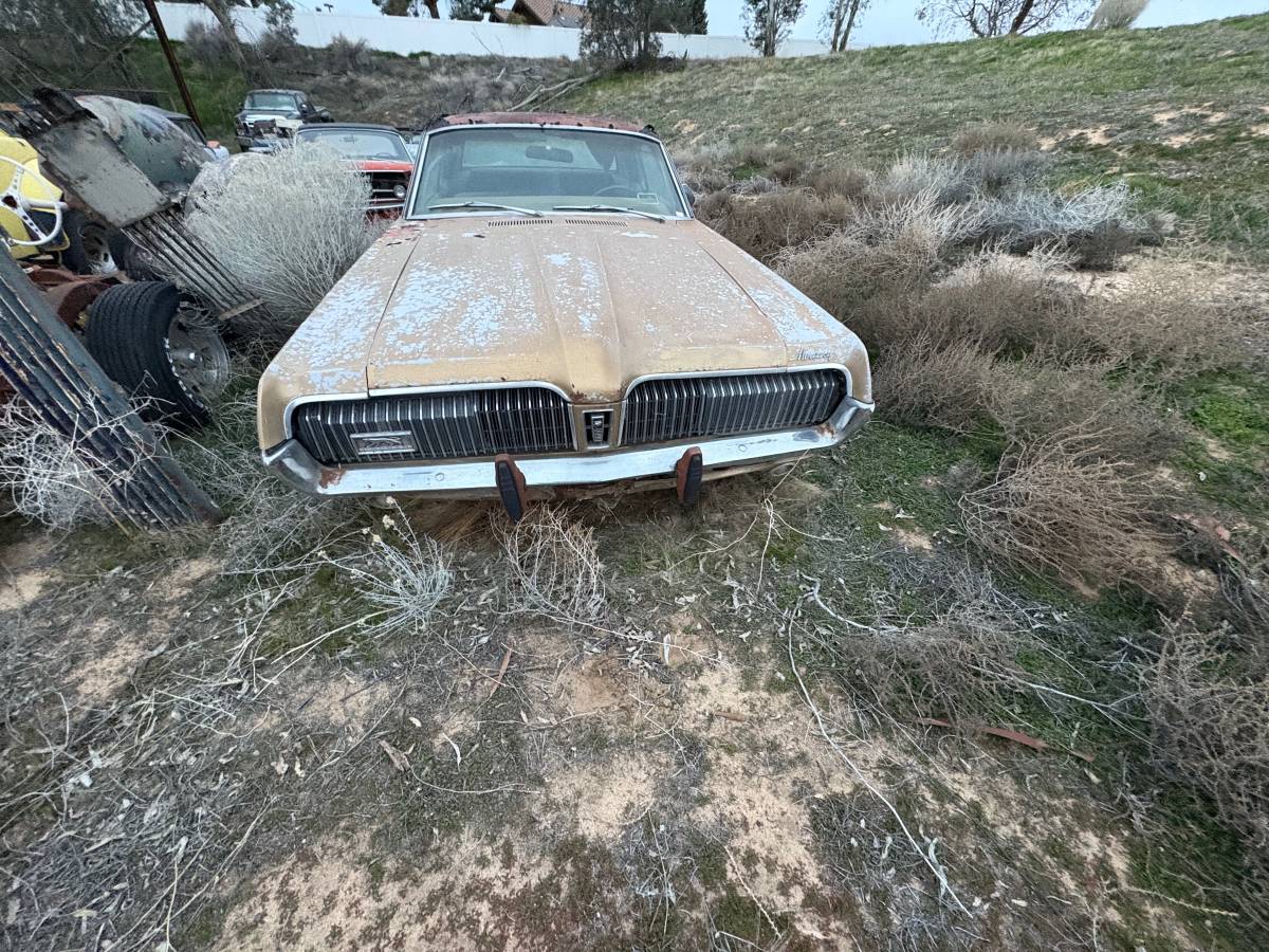 Mercury-cougar-1968-yellow-3