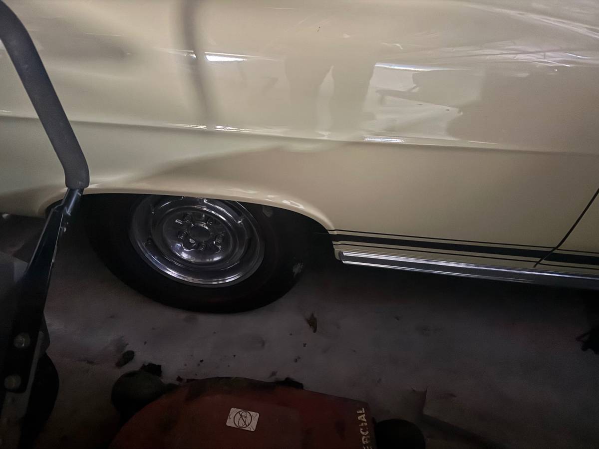 Mercury-cyclone-1966-yellow-2