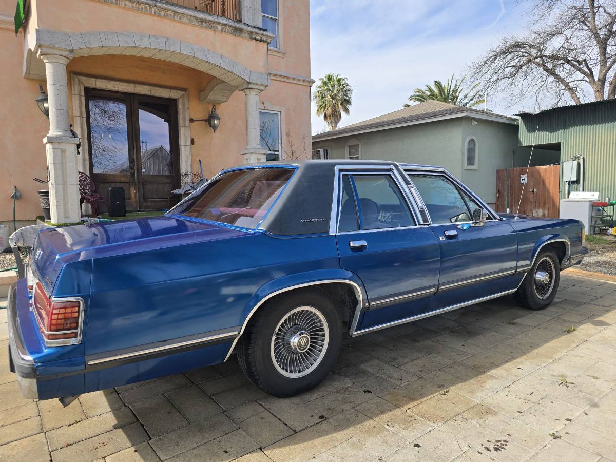 Mercury-grand-marquis-1988-blue-2