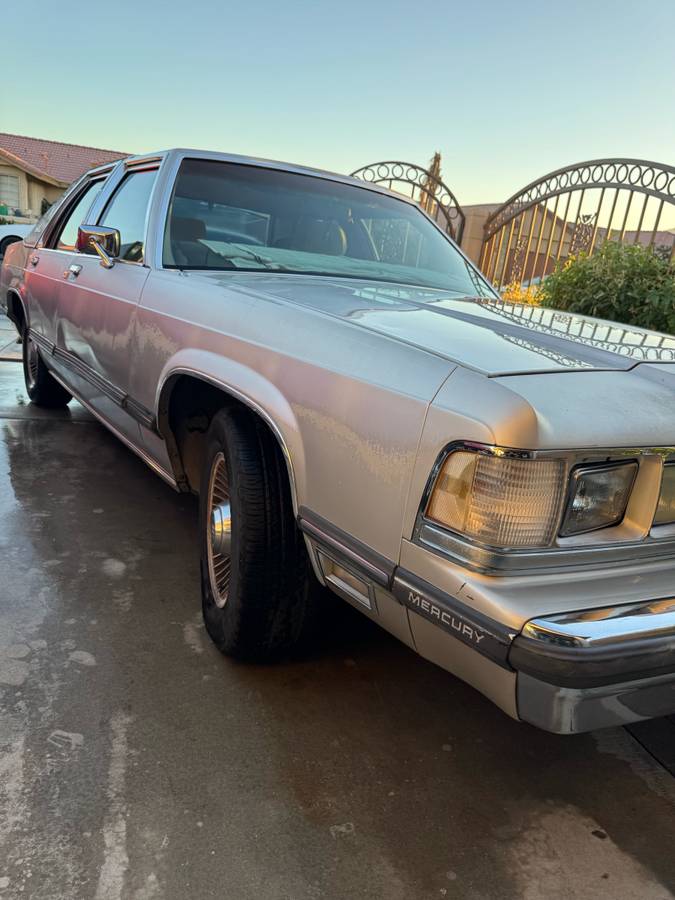Mercury-grand-marquis-1989-grey