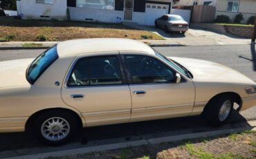 Mercury-grand-marquis-1996-yellow-1