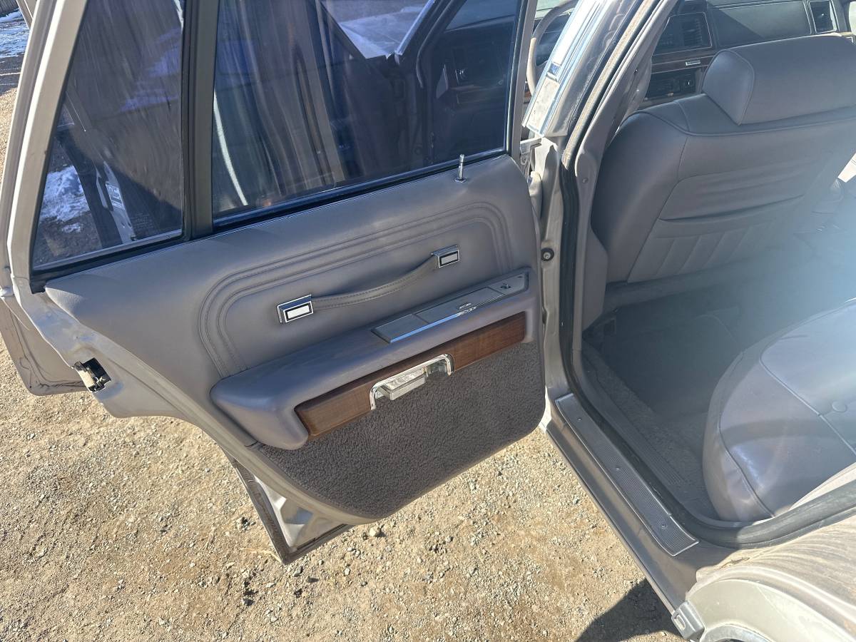 Mercury-grand-marquis-ls-1991-brown-9