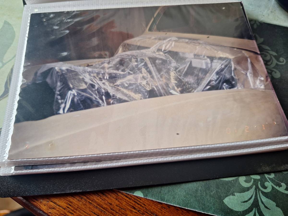 Mercury-monarch-4dr-sedan-1947-green-10