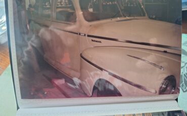 Mercury-monarch-4dr-sedan-1947-green-11