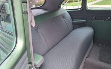 Mercury-monarch-4dr-sedan-1947-green