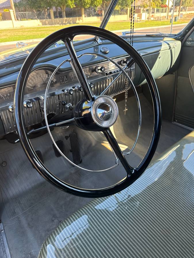 Mercury-sedan-1951-green-16