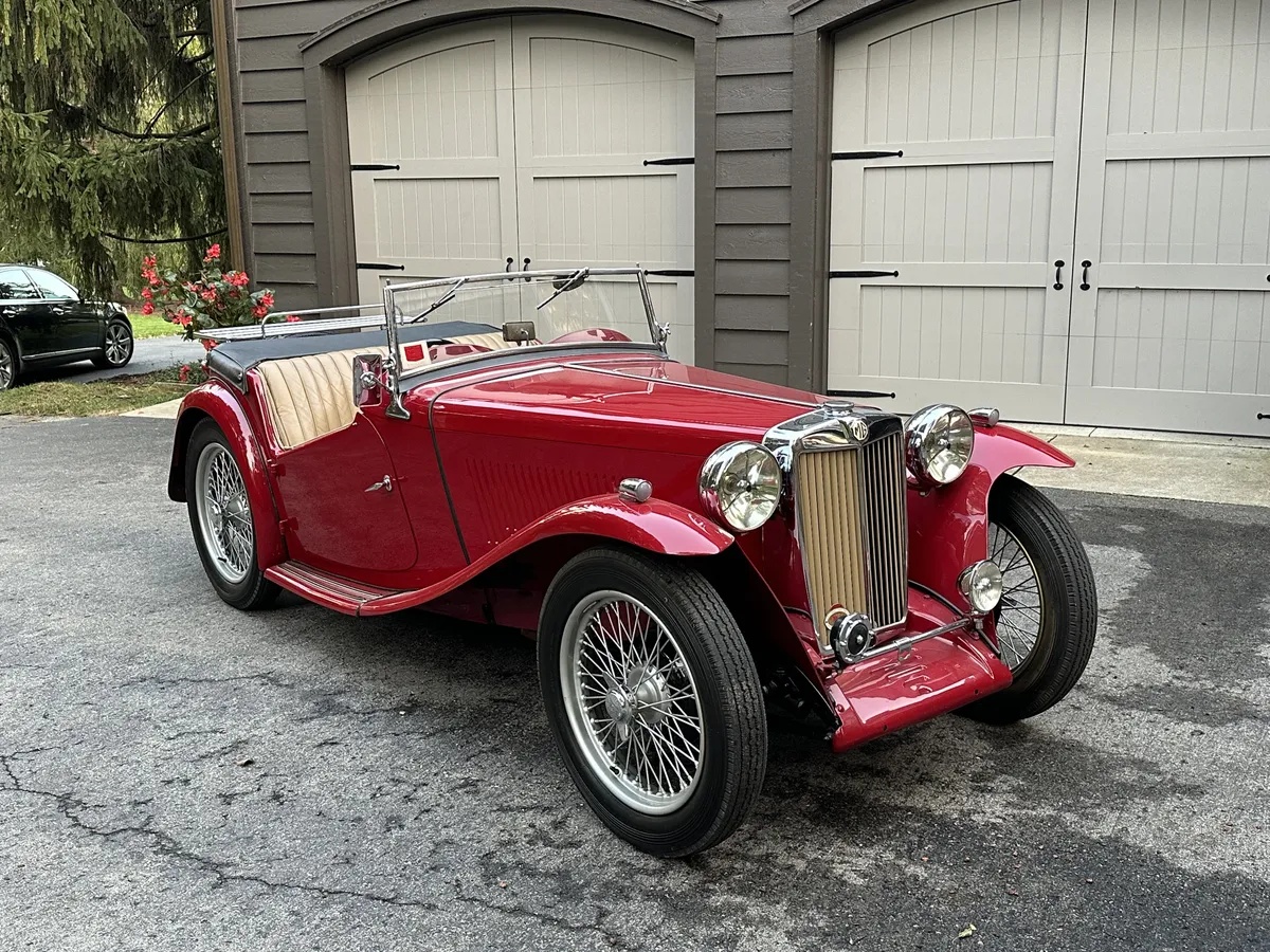 Mg-M-type-1946-Burgundy-Tan-1