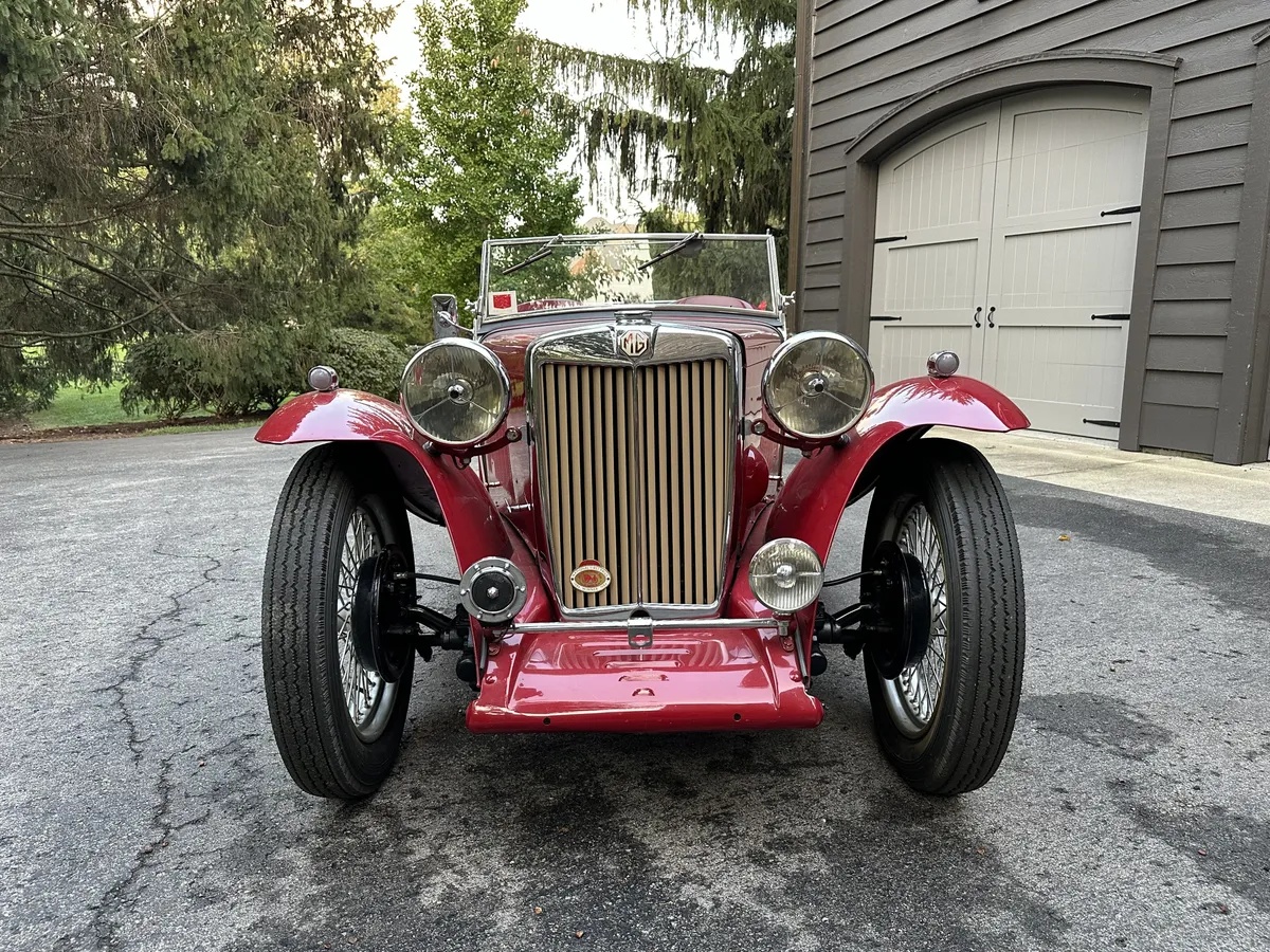 Mg-M-type-1946-Burgundy-Tan-11