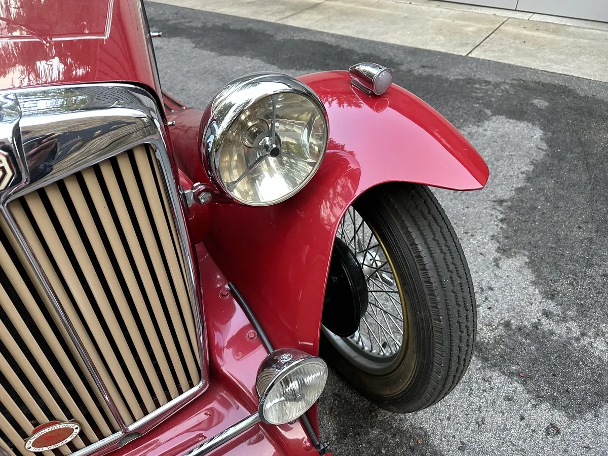 Mg-M-type-1946-Burgundy-Tan-12