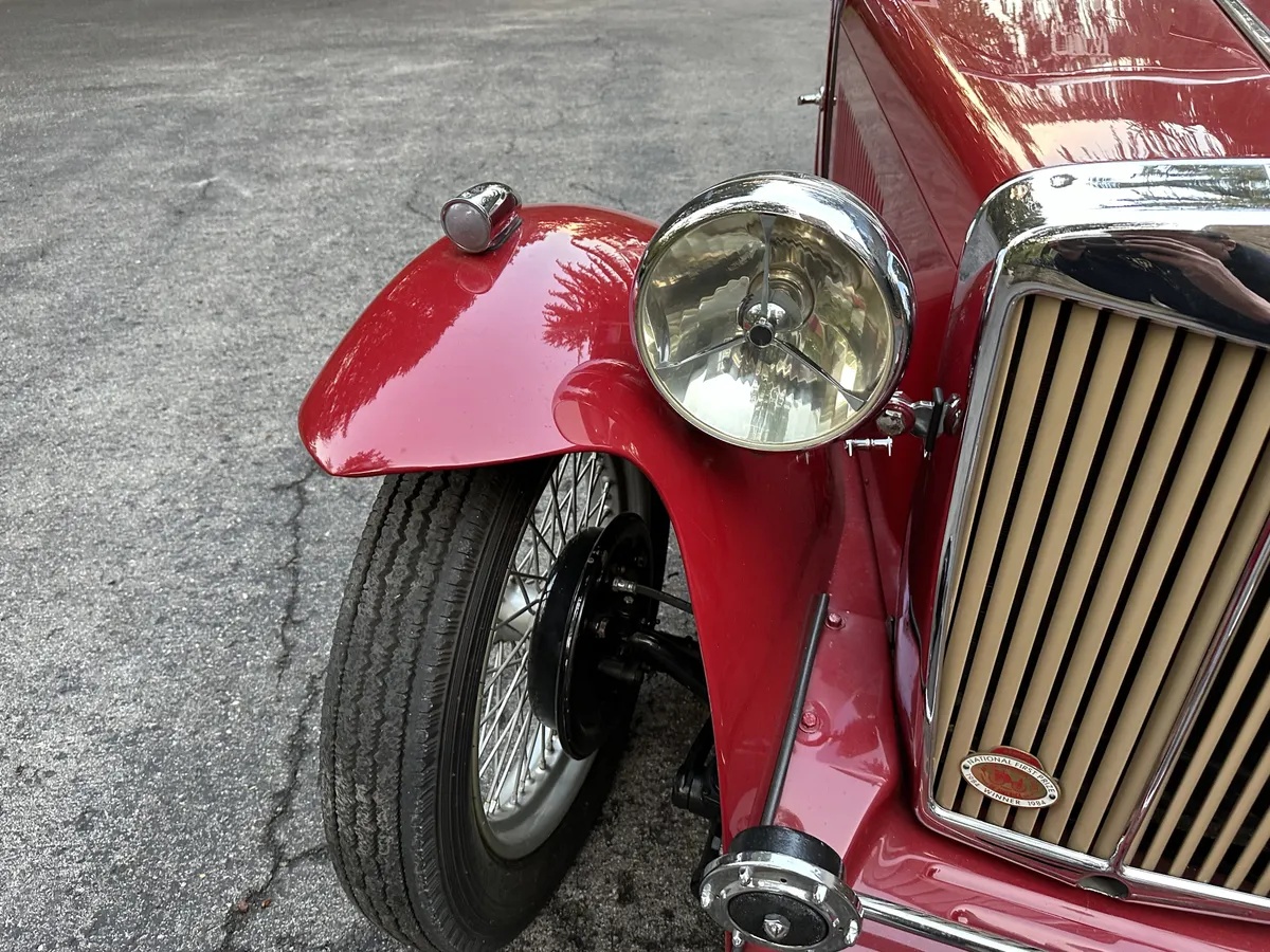 Mg-M-type-1946-Burgundy-Tan-13