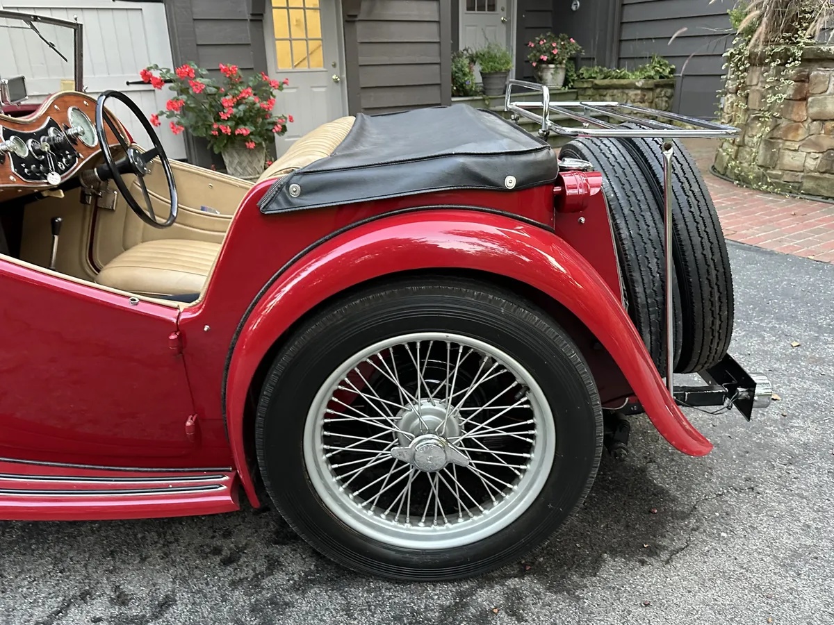 Mg-M-type-1946-Burgundy-Tan-15