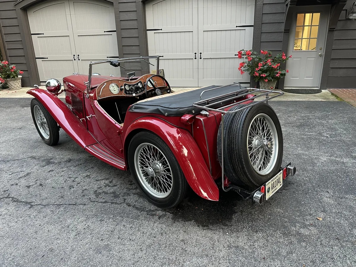 Mg-M-type-1946-Burgundy-Tan-3