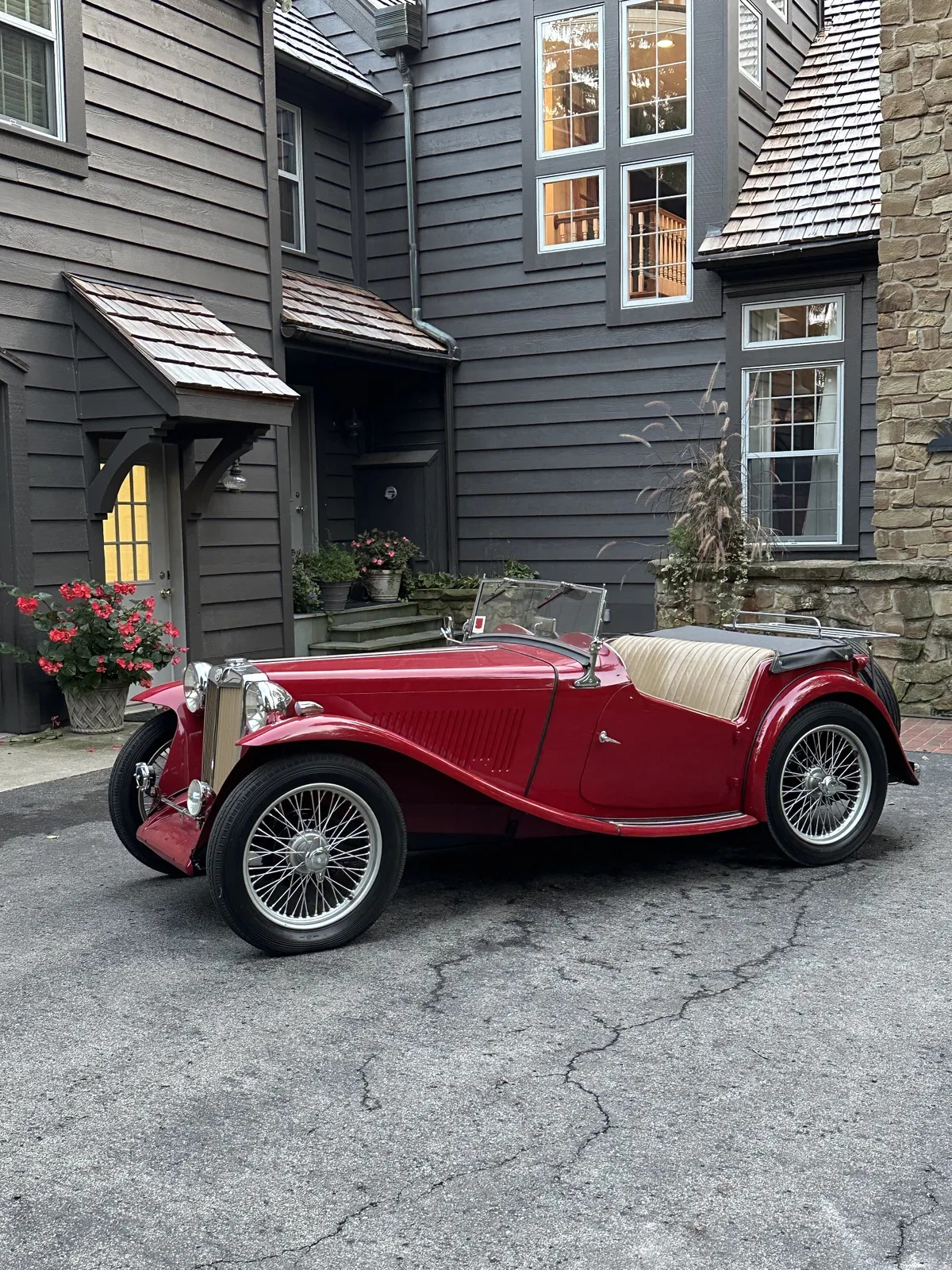 Mg-M-type-1946-Burgundy-Tan-4