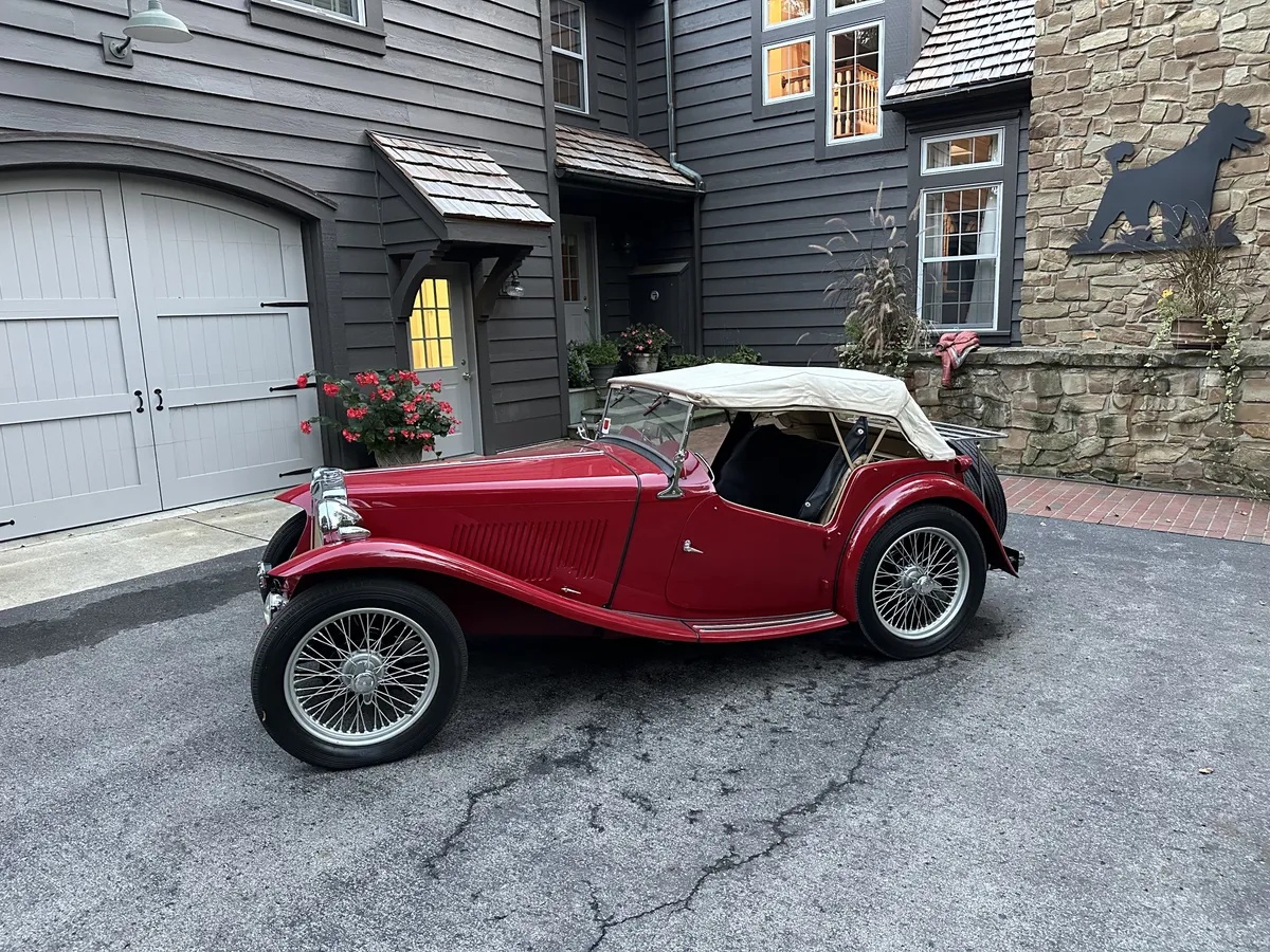 Mg-M-type-1946-Burgundy-Tan-7