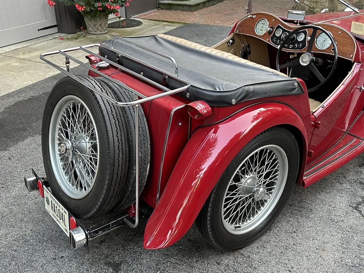 Mg-M-type-1946-Burgundy-Tan-9