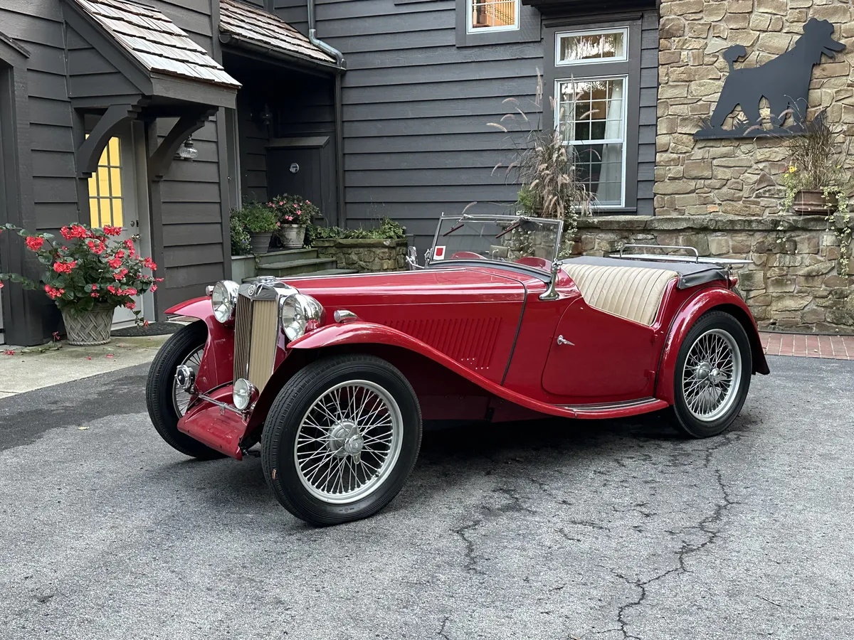 Mg-M-type-1946-Burgundy-Tan