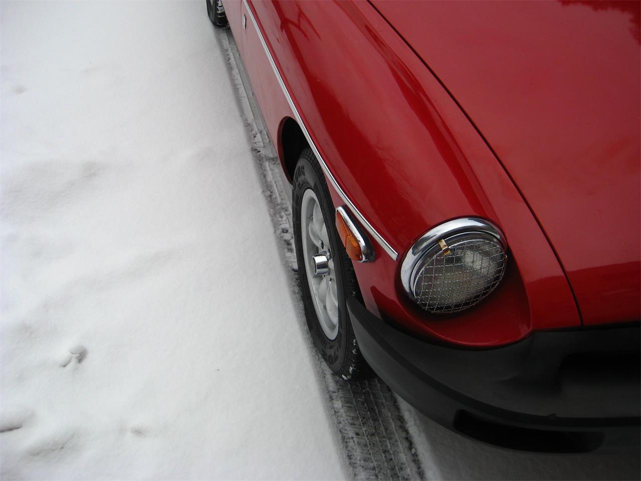 Mg-Mgb-1977-Red-Gray-2