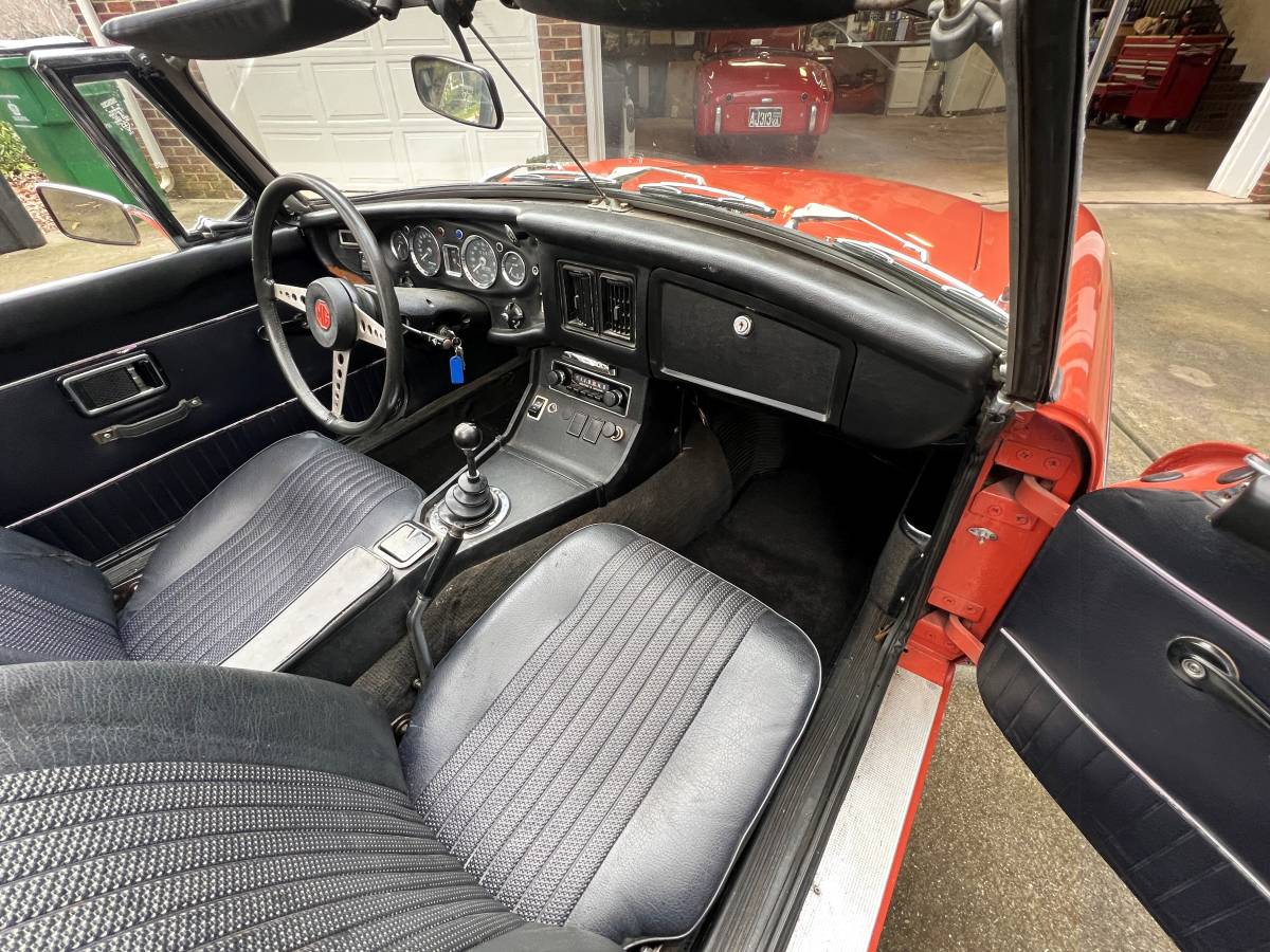 Mg-mgb-1972-orange-4