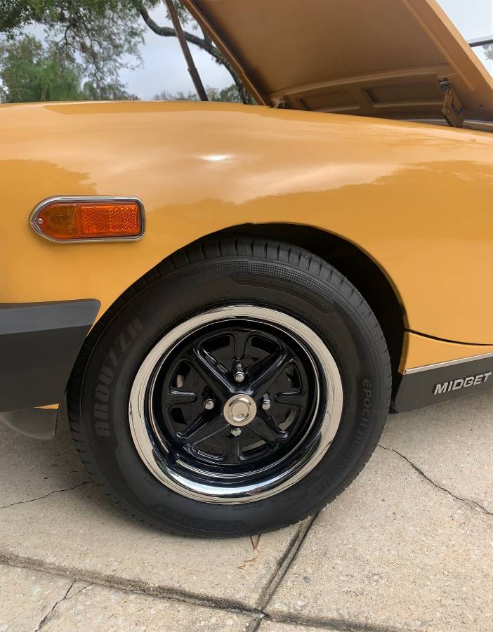 Mg-midget-1976-yellow-13