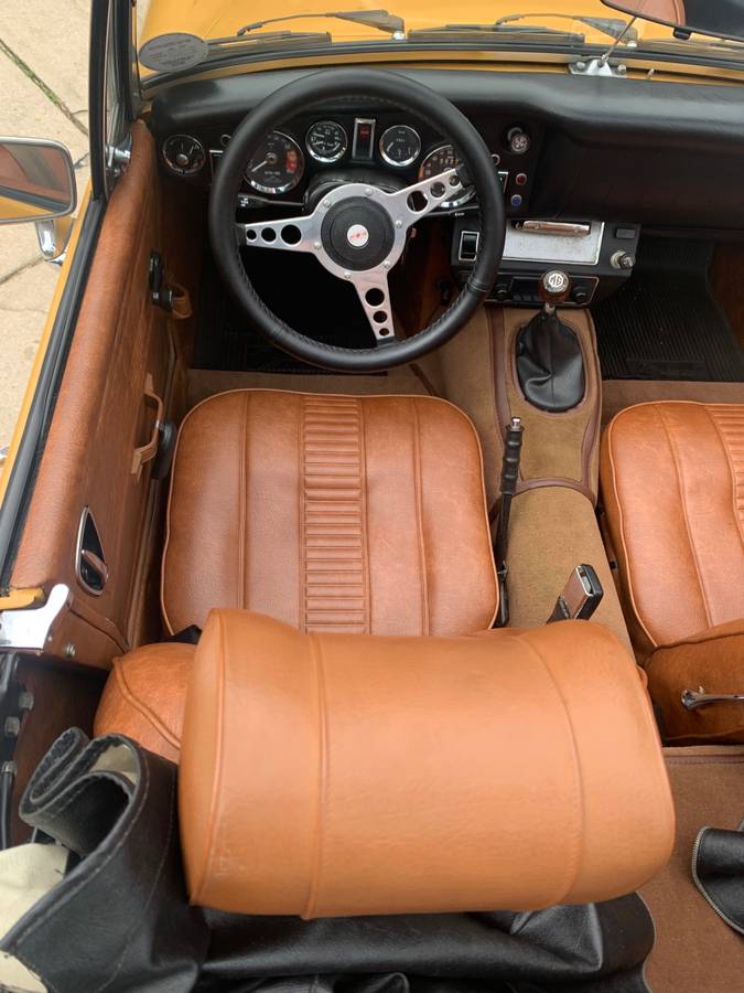 Mg-midget-1976-yellow-14