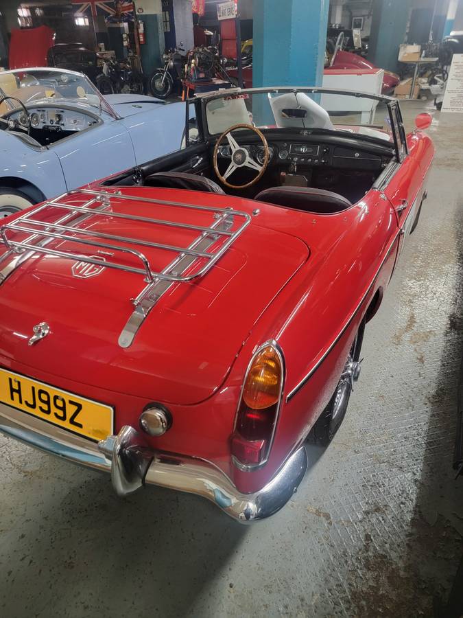 Mga-and-mgb-roadster-1959-red-7