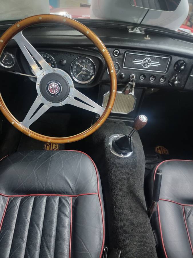 Mga-and-mgb-roadster-1959-red-8