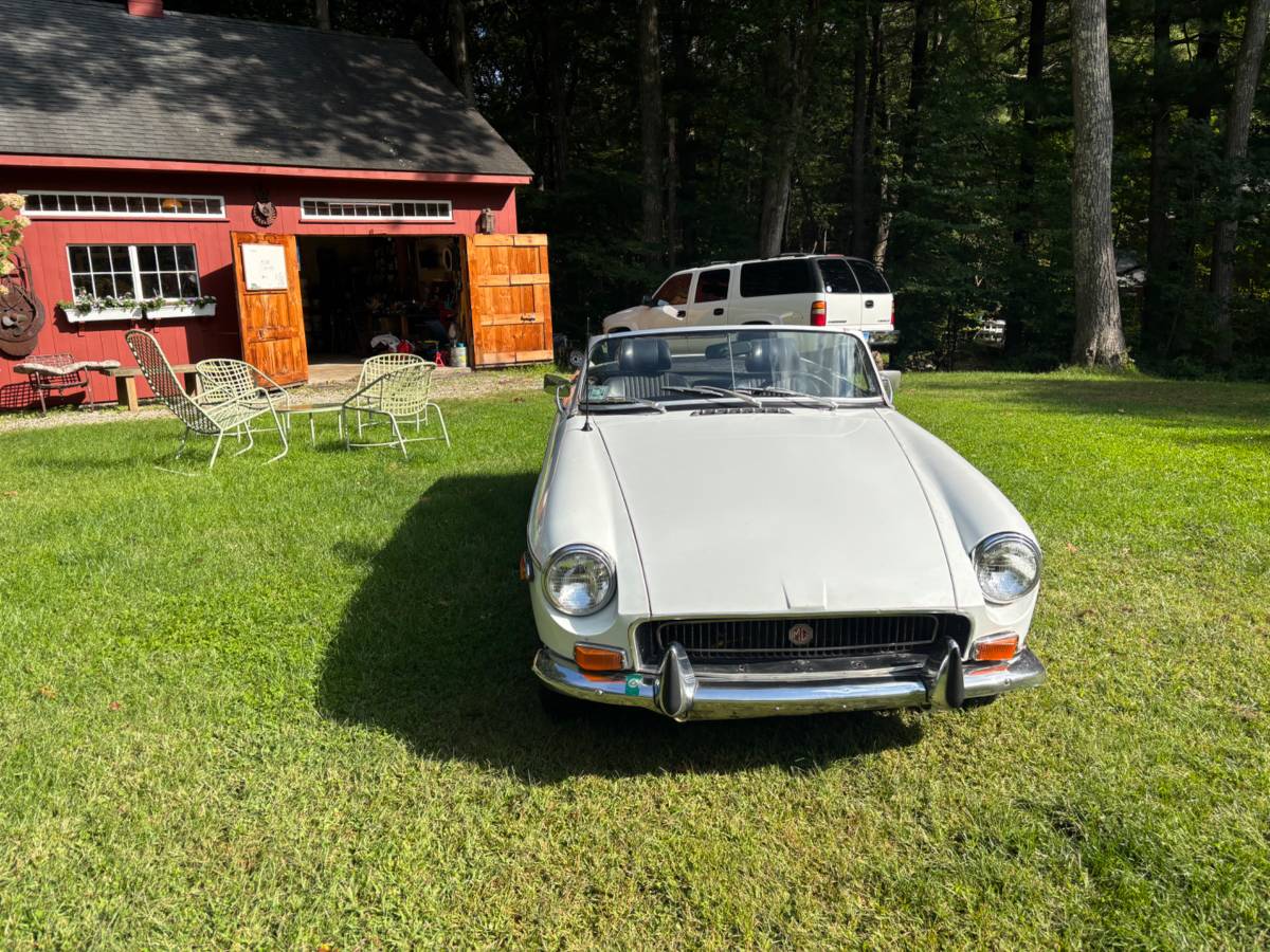 Mgb-1971-white-7