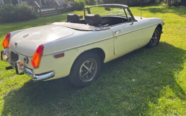 Mgb-1971-white-9
