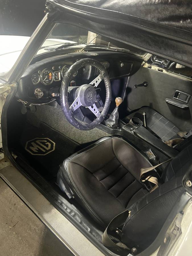 Mgb-convertible-1973-3