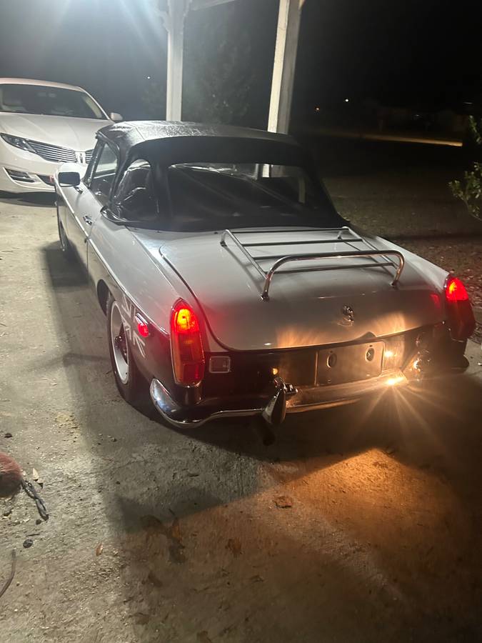 Mgb-convertible-1973-7