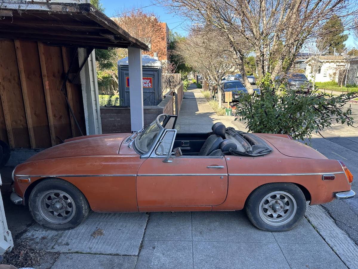 Mgb-convertible-1973-orange-1