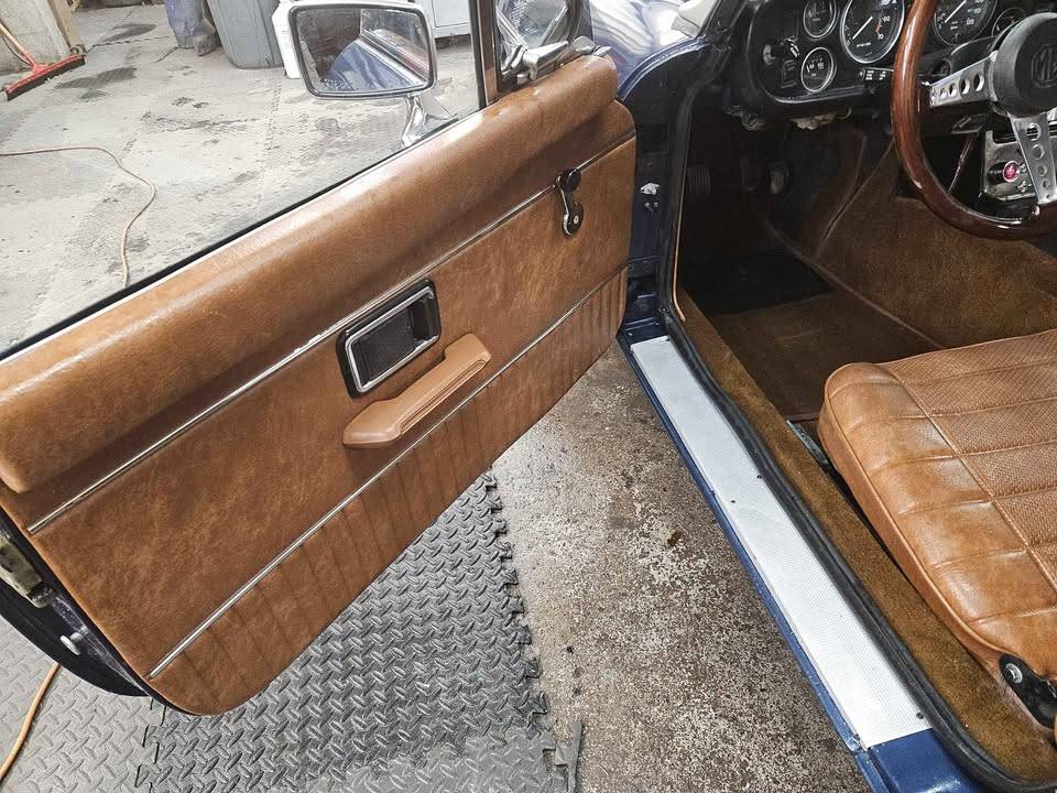 Mgb-convertible-1974-blue-1