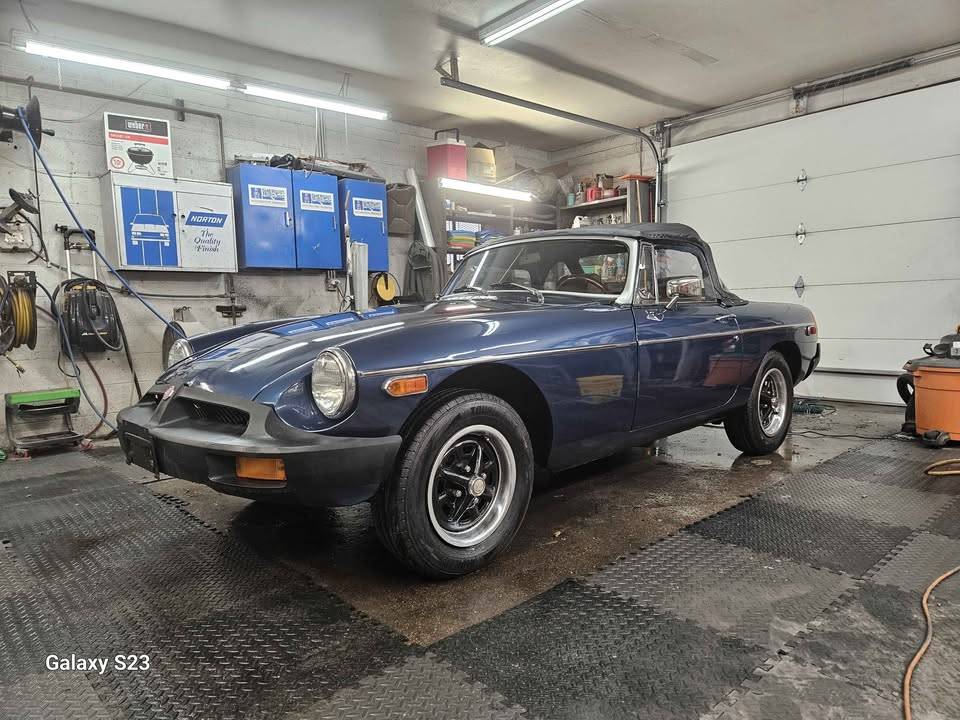 Mgb-convertible-1974-blue-13