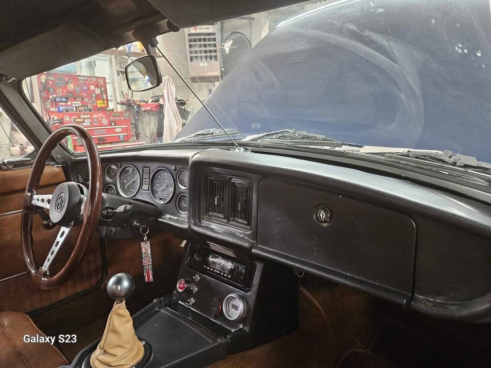 Mgb-convertible-1974-blue-3