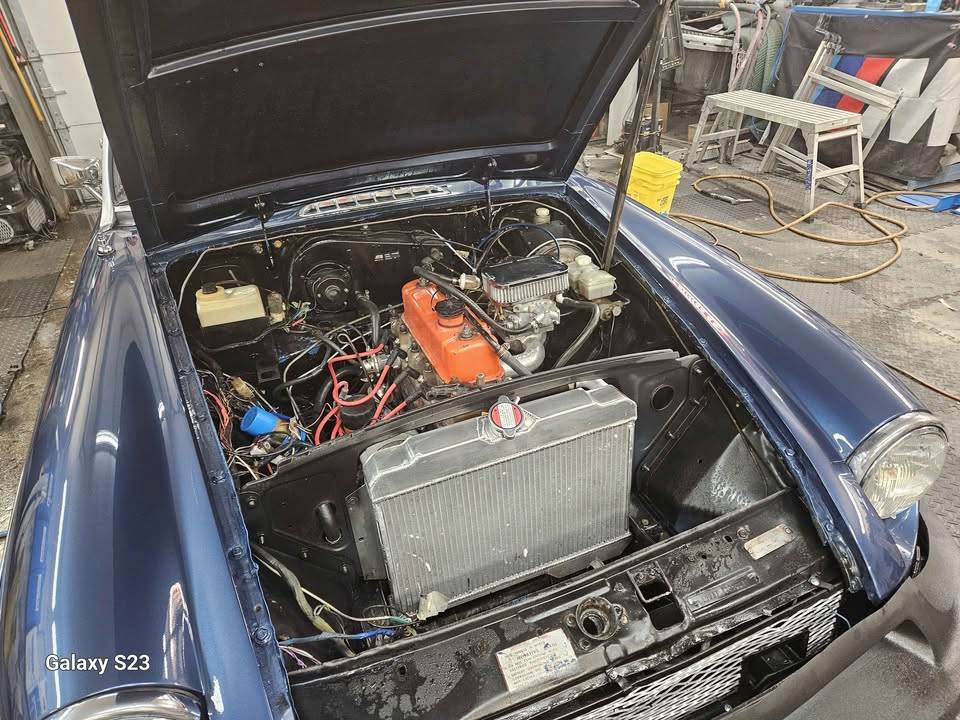 Mgb-convertible-1974-blue-5