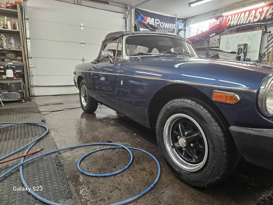 Mgb-convertible-1974-blue-7