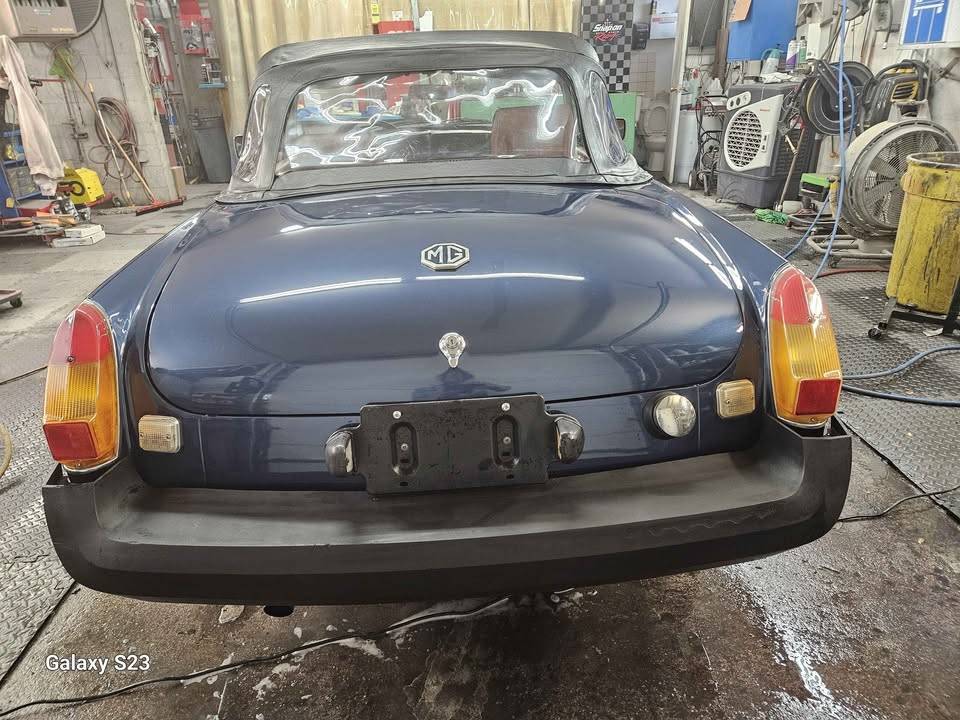 Mgb-convertible-1974-blue-8