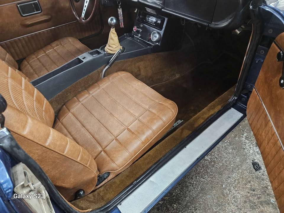 Mgb-convertible-1974-blue-9