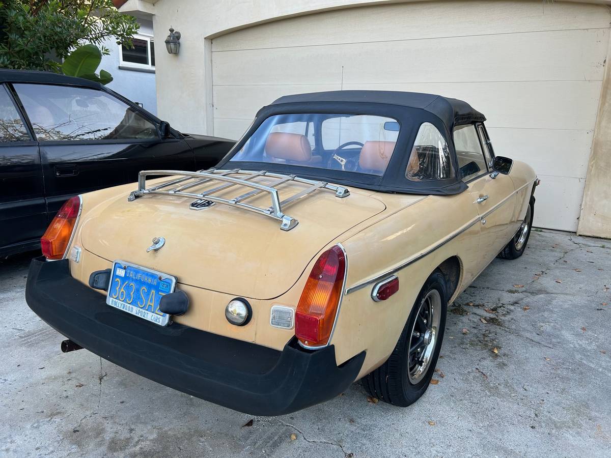 Mgb-roadster-1977-yellow-1
