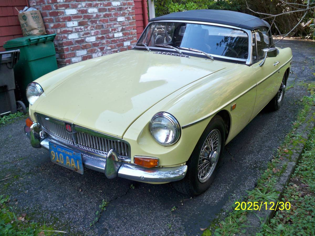 Mgb-tourer-1969-yellow-1