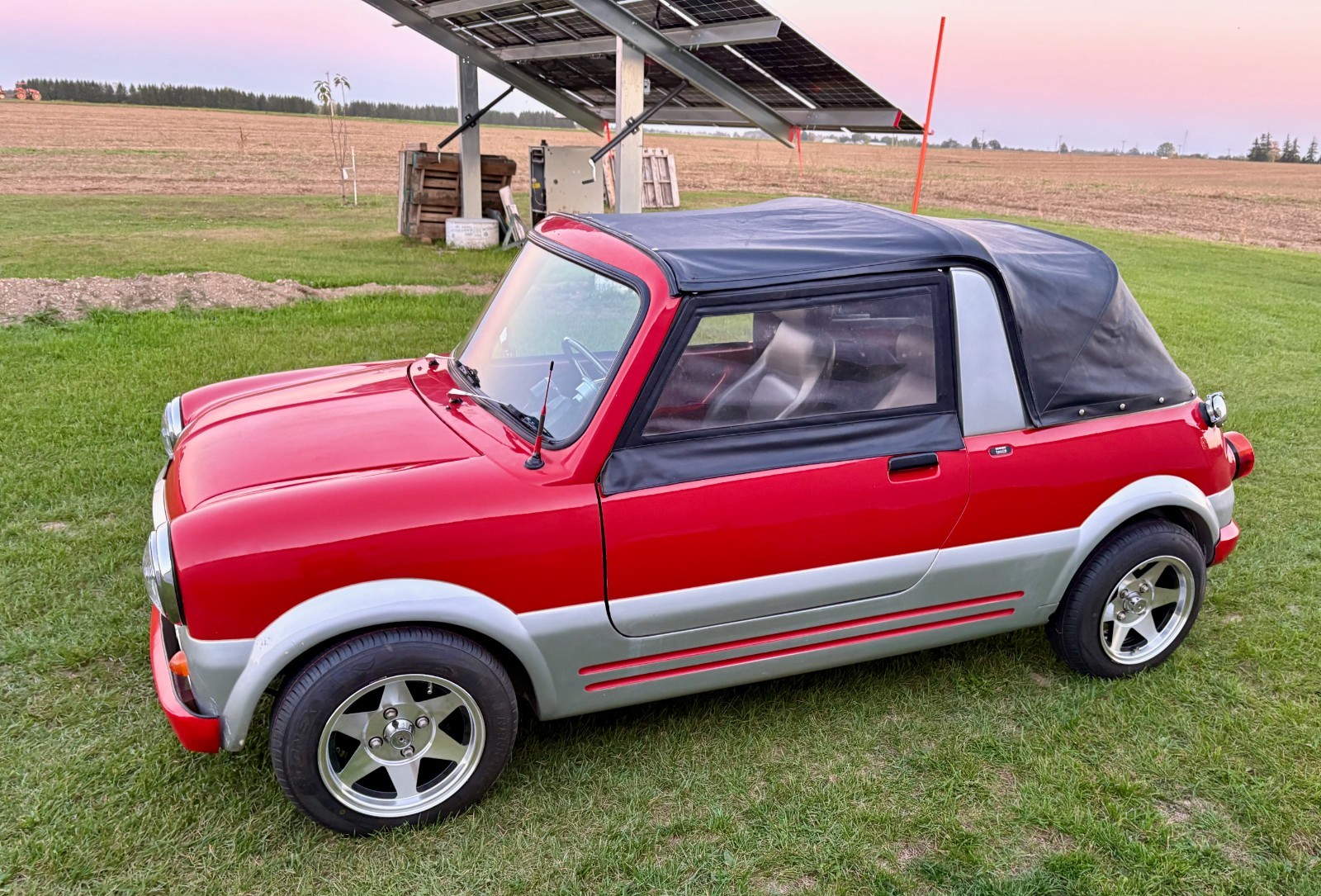 Mini-Classic-Mini-1967-Convertible-13