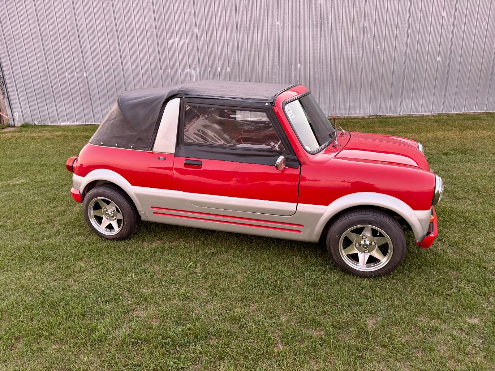 Mini-Classic-Mini-1967-Convertible-15