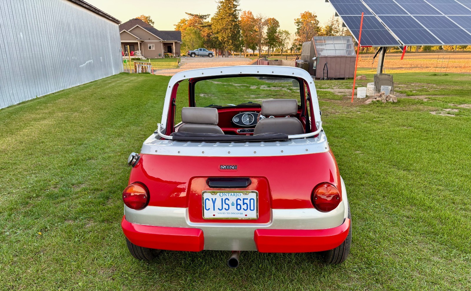 Mini-Classic-Mini-1967-Convertible-2