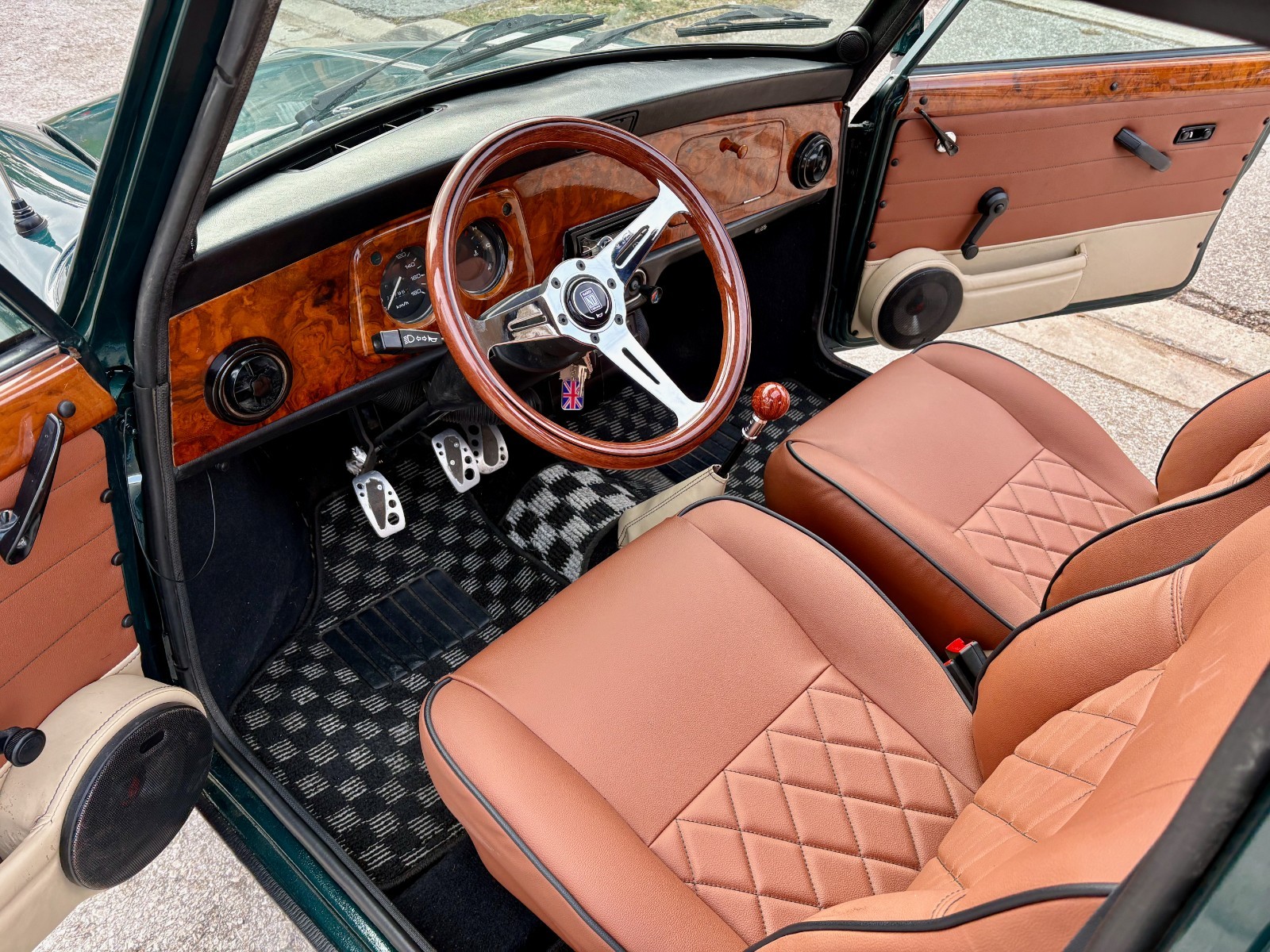 Mini-Classic-Mini-1994-Coupe-12