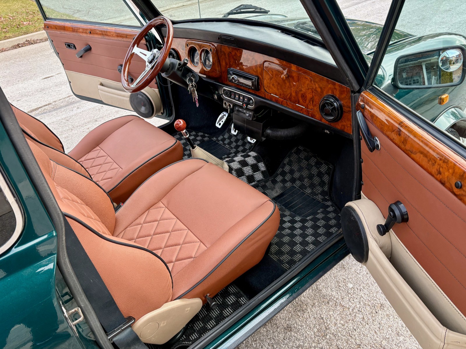 Mini-Classic-Mini-1994-Coupe-14