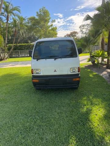 Mitsubishi-1996-white-2