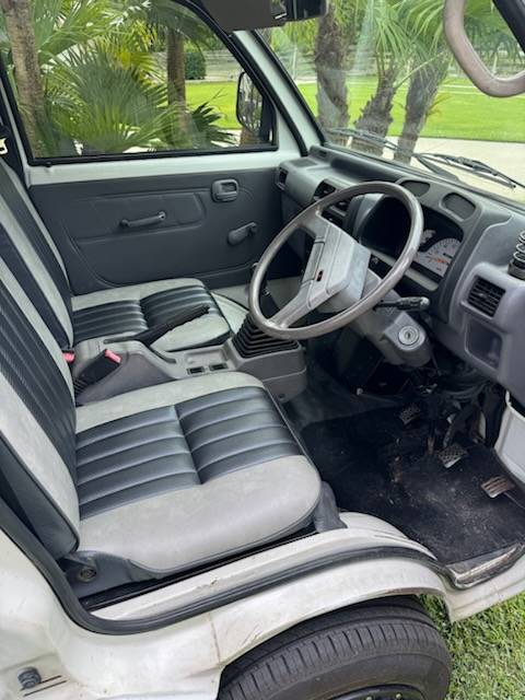 Mitsubishi-1996-white-3