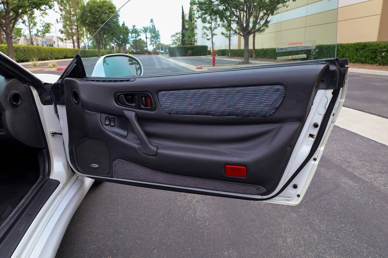 Mitsubishi-3000GT-1995-Coupe-19